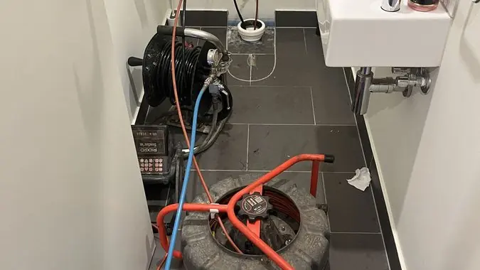 Drain clearing equipment in a laundry, Elwood